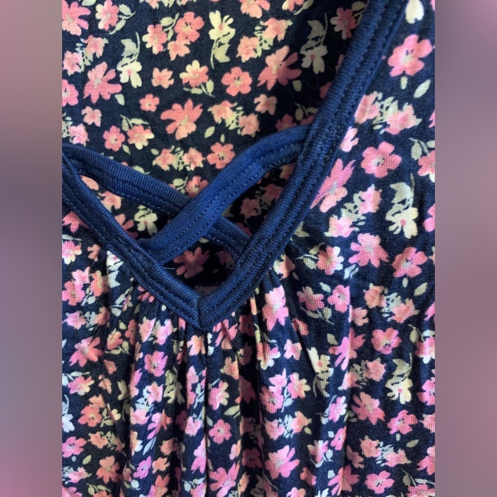 Stretchy NIGHTSHIRT. NWT Short-sleeve floral sleepwear nightgown. Size Medium. - Picture 3 of 6